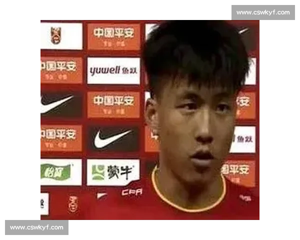 BRAVA 杯惊天绝平!28 号谢晋一球震巴萨 BRAVA 杯惊天绝平!28 号谢晋一球震巴萨